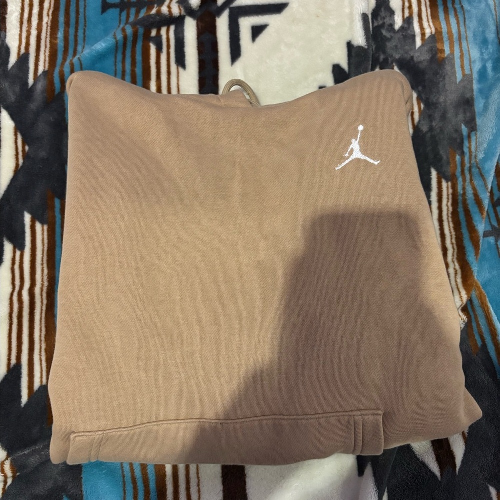 Cream 
Medium 
Never worn